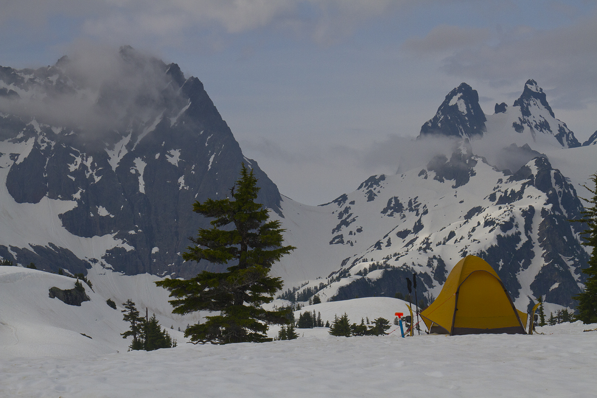 winter backpacking 4-season tent